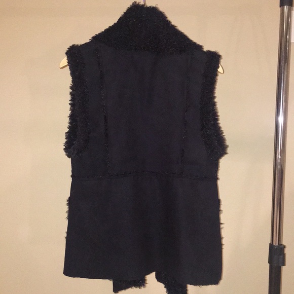 Black faux fur vest - Picture 2 of 4